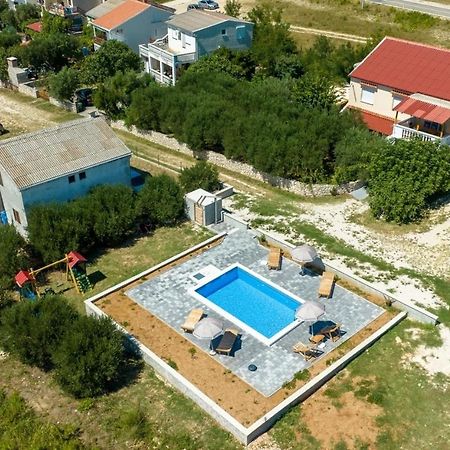 Family Friendly Apartments With A Swimming Pool Rtina - Stosici, Zadar - 21450 Buitenkant foto