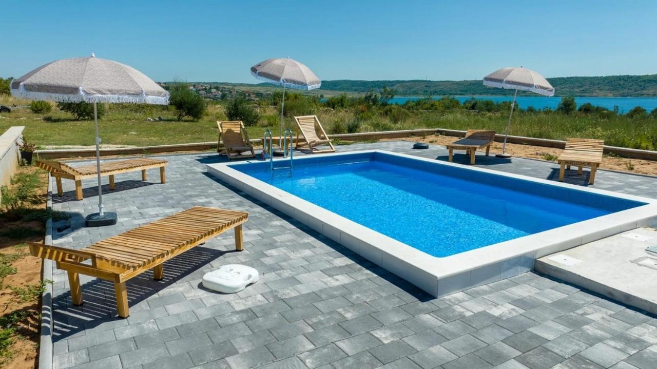 Family Friendly Apartments With A Swimming Pool Rtina - Stosici, Zadar - 21450 Buitenkant foto